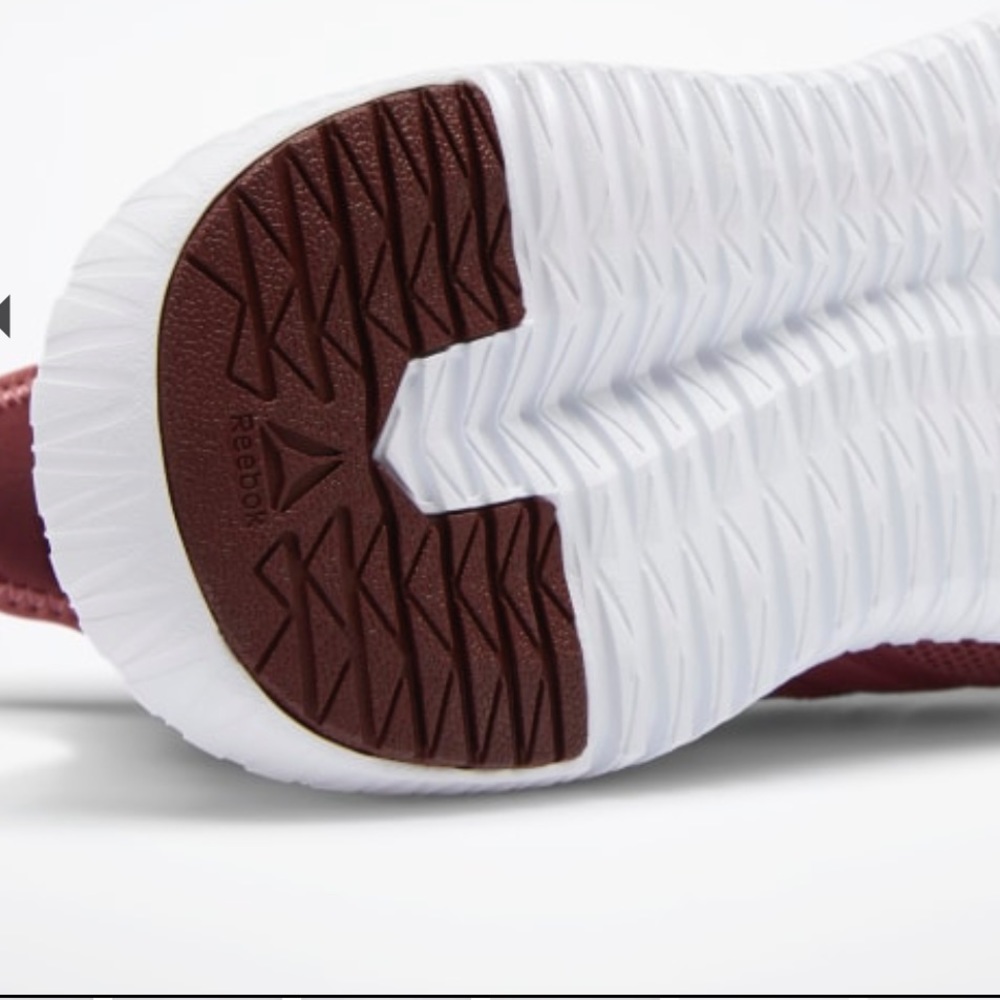 SOLD Size 8 Reebok Lightweight Training Shoes - Picture 11 of 13